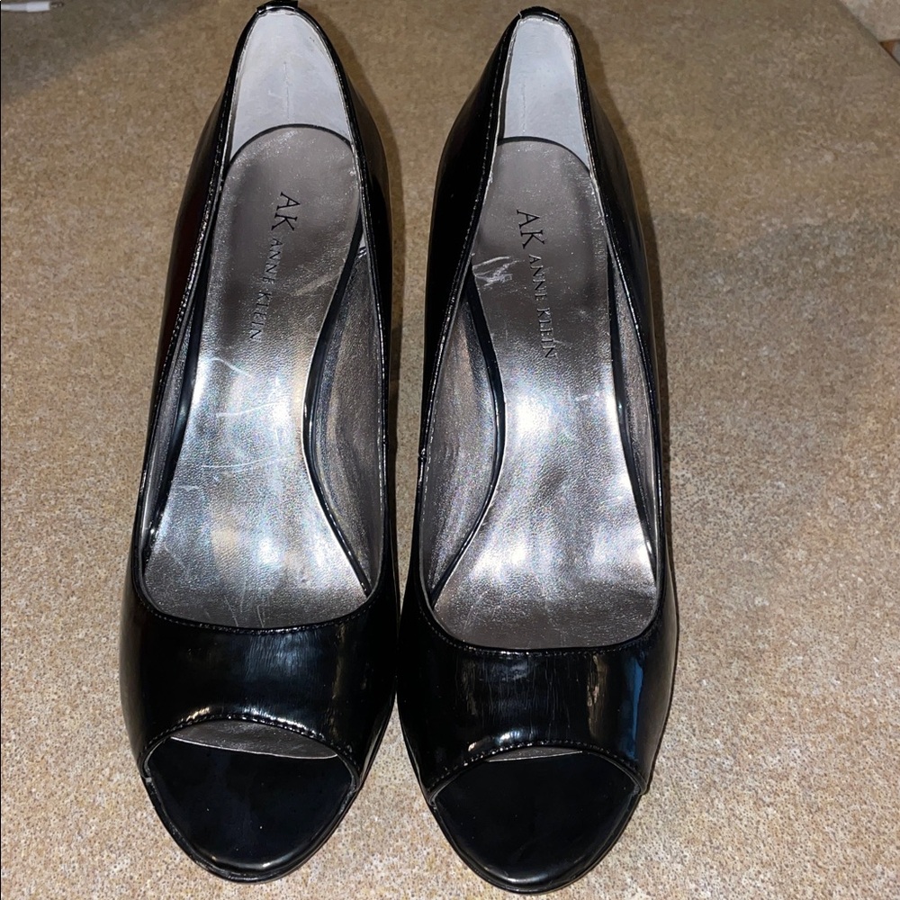 Anne Klein Akevalyn Glossy Vintage Black Peep Toe Pumps, 8